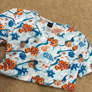 Uniform Advantage Blue and Orange Fish Print Short Sleeve Top